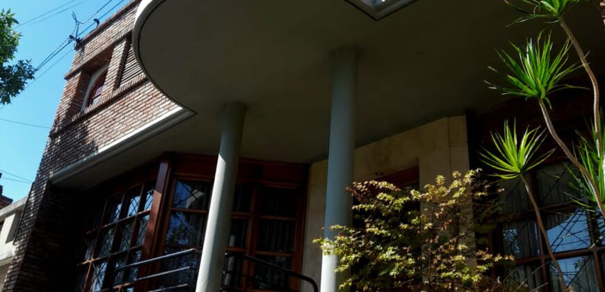 Calle Uruguay!! – Una casa soñada en Pleno Centro!! – Apta Crédito Calle Uruguay!! – Una casa soñada en Pleno Centro!! – Apta Crédito