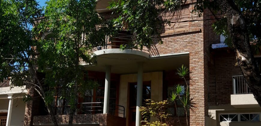 Calle Uruguay!! – Una casa soñada en Pleno Centro!! – Apta Crédito Calle Uruguay!! – Una casa soñada en Pleno Centro!! – Apta Crédito