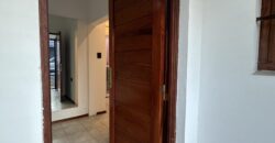 CASA DE UN DORMITORIO CON COCHERA!!!