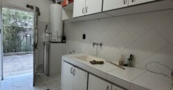 CASA DE UN DORMITORIO CON COCHERA!!!