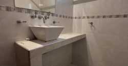 CASA DE UN DORMITORIO CON COCHERA!!!