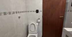 CASA DE UN DORMITORIO CON COCHERA!!!