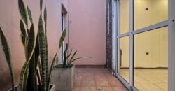 CASA DE UN DORMITORIO CON COCHERA!!!