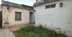 CASA DE UN DORMITORIO CON COCHERA!!!