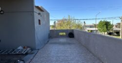 Ideal para vivir e invertir – Propiedad con dos unidades y pileta