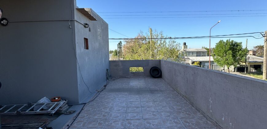 Ideal para vivir e invertir – Propiedad con dos unidades y pileta