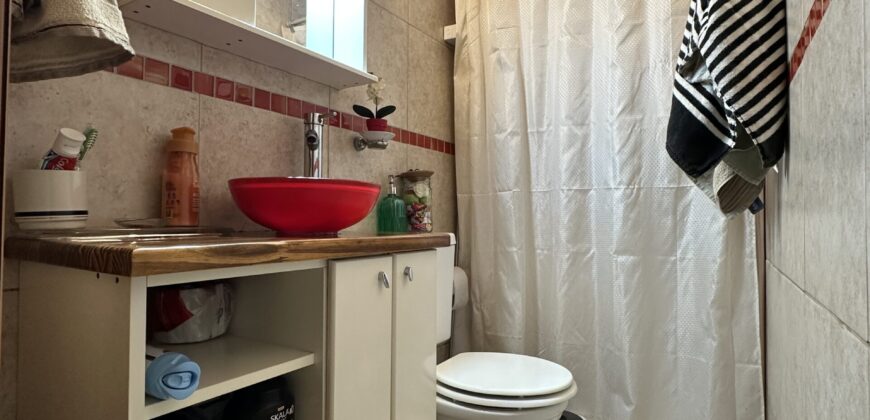 Ideal para vivir e invertir – Propiedad con dos unidades y pileta